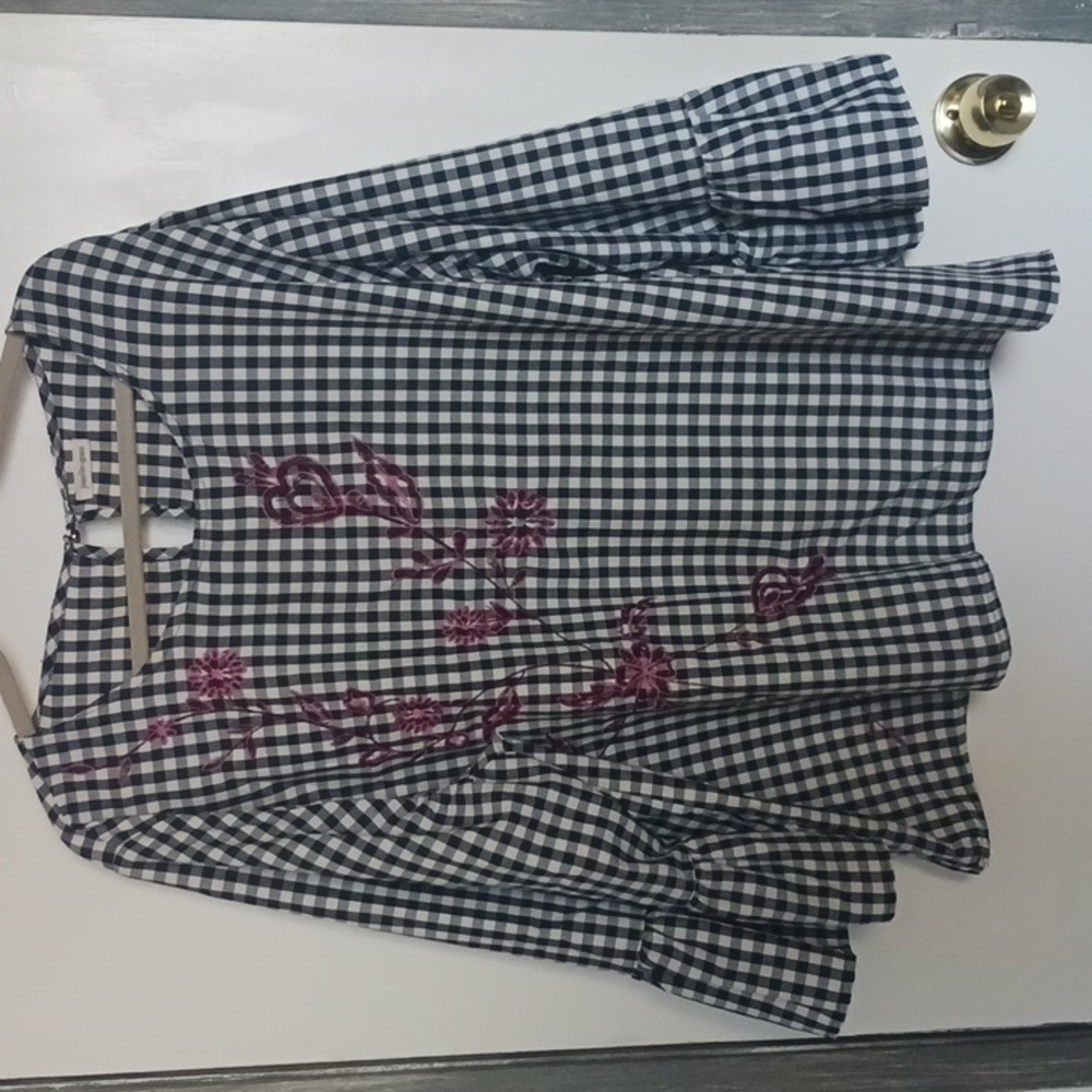 Jennifer&Grace Black and White Gingham Top with Purple Embroidery